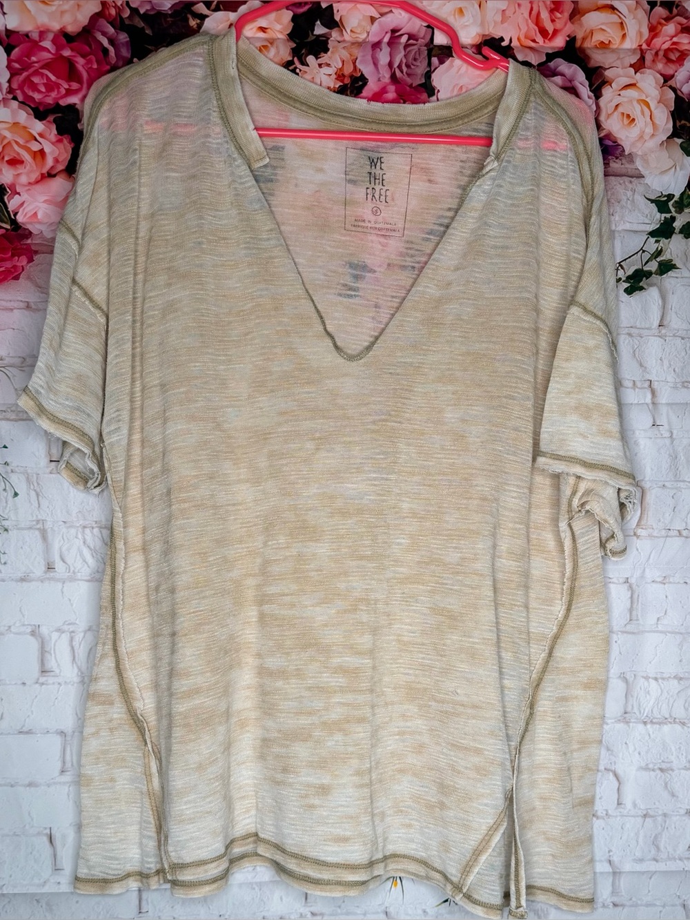 We The Free Light Beige Heathered V-Neck Short Sleeve Top